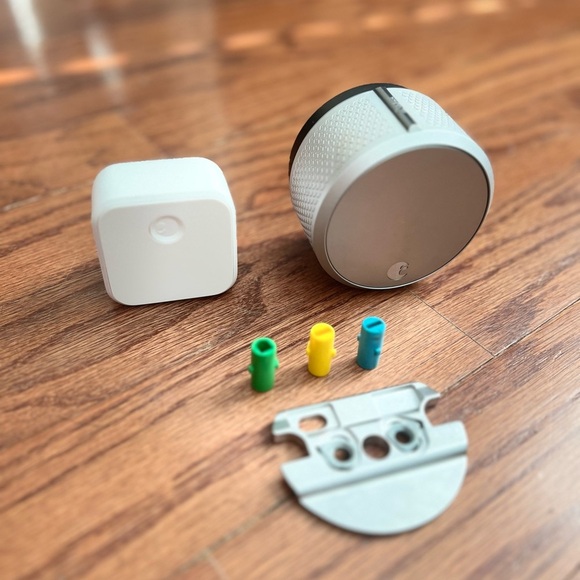 August Smart Lock Pro + Connect Wi-Fi Bridge GUC - Picture 2 of 6